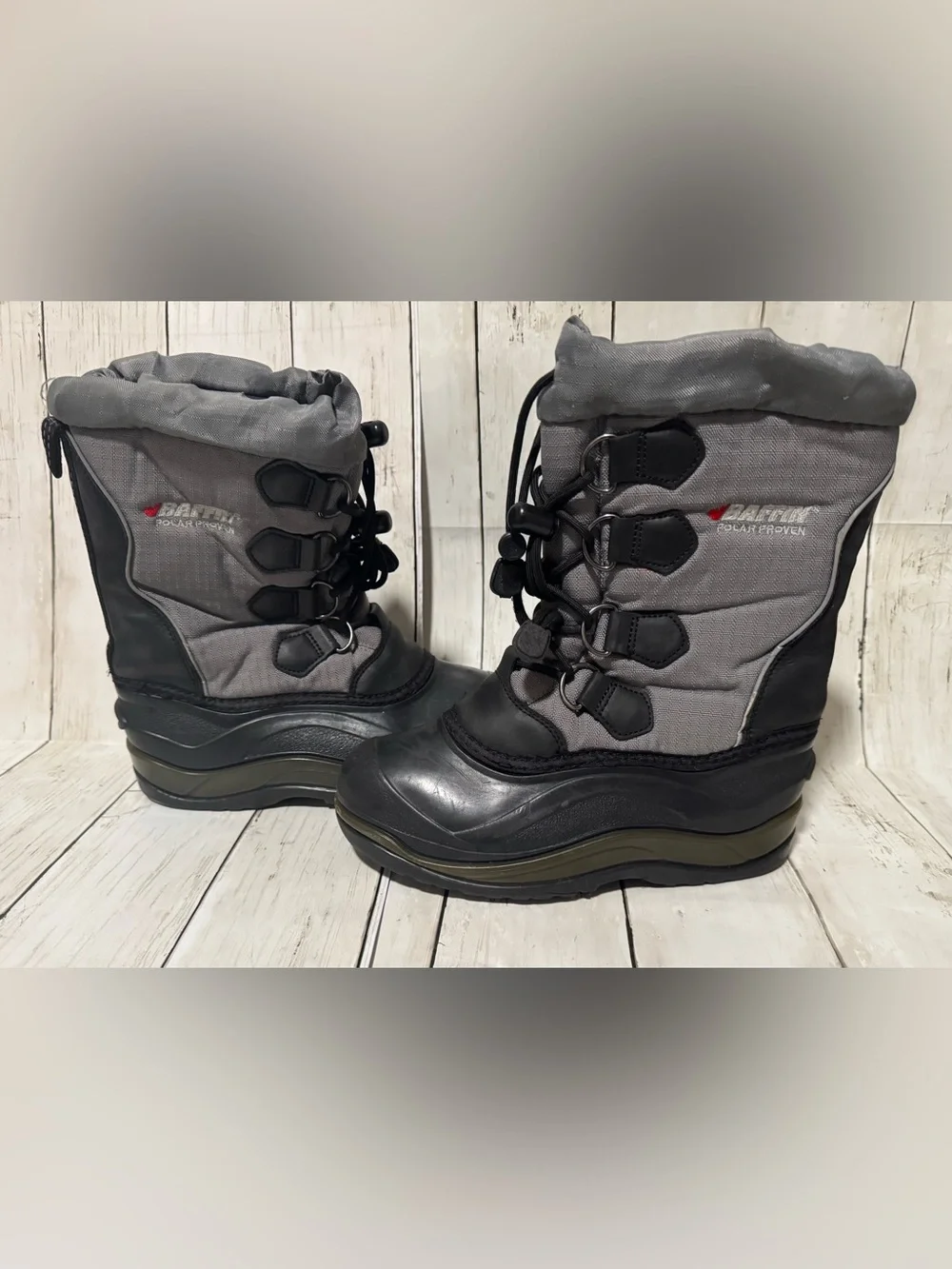Baffin Gray and Black Cold-Weather Snow Boots